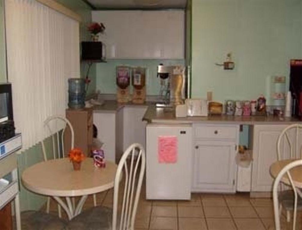 Express Inn طومسون المظهر الخارجي الصورة