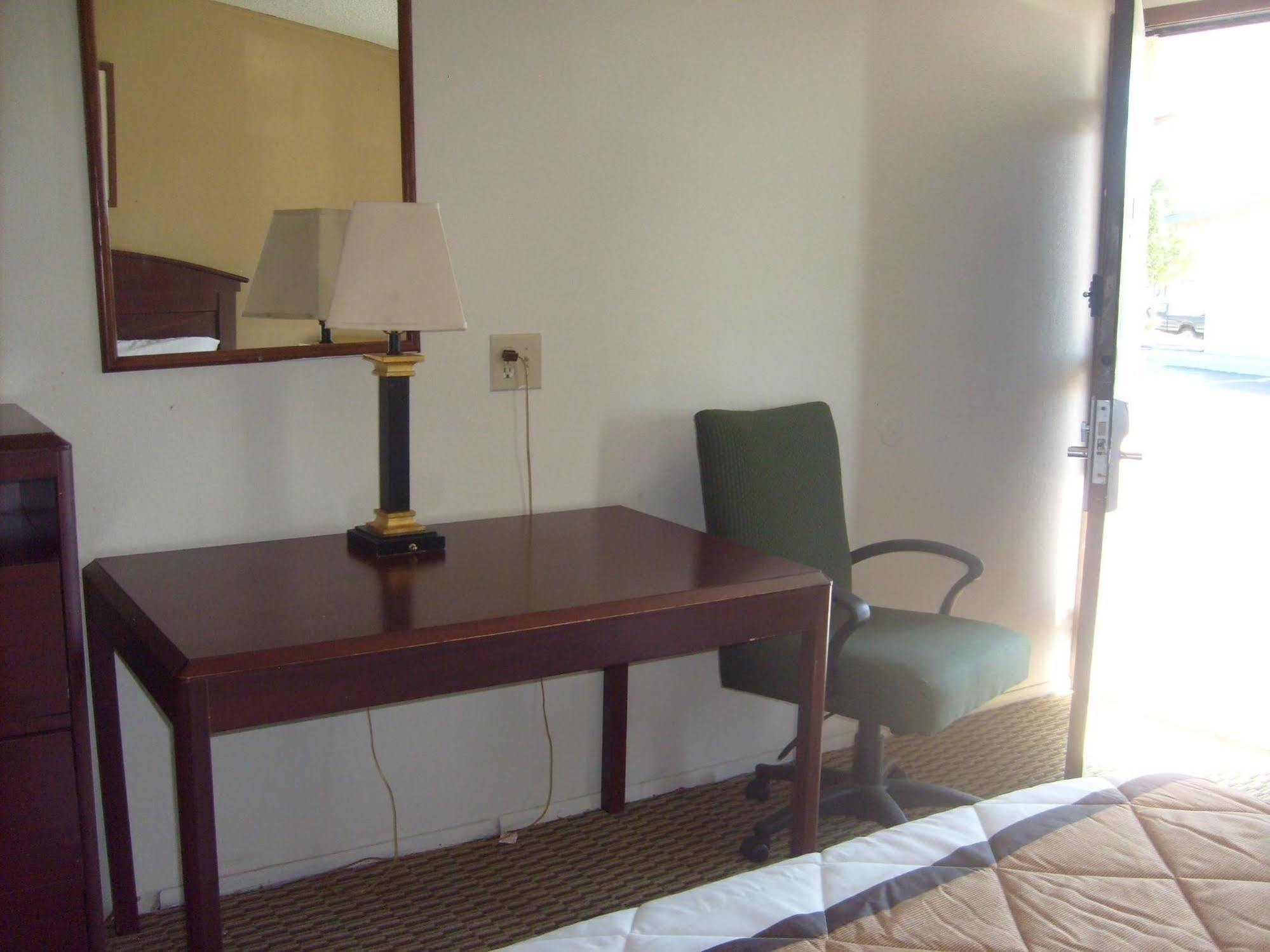 Express Inn طومسون المظهر الخارجي الصورة