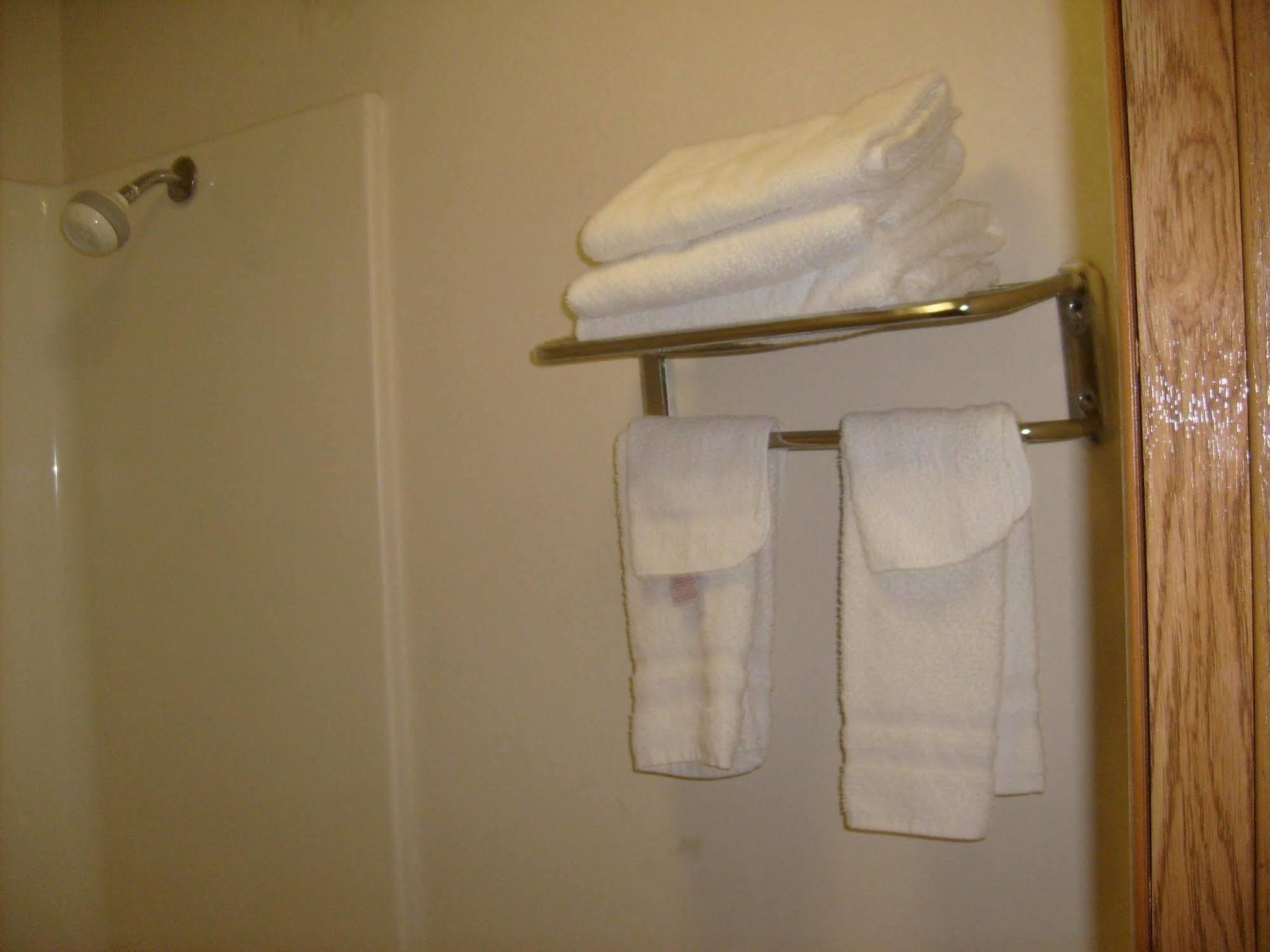 Express Inn طومسون المظهر الخارجي الصورة